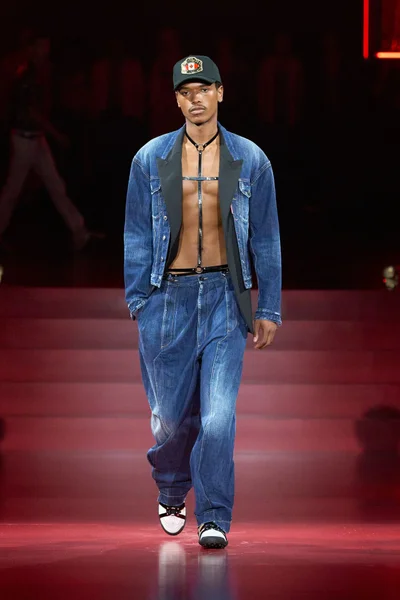 Look 28